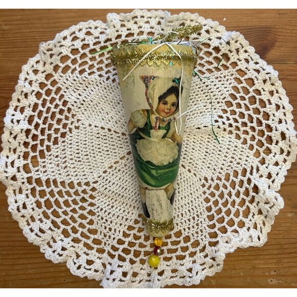 Vintage Dresden Star Victorian Paper Cone St Patricks Day Irish Dance Ornament - Picture 1 of 4
